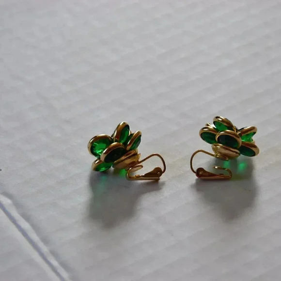 Vtg  bezel crystal clip on earrings - Picture 3 of 5